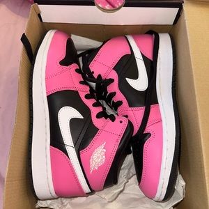 Jordan 1 mid pinksickle